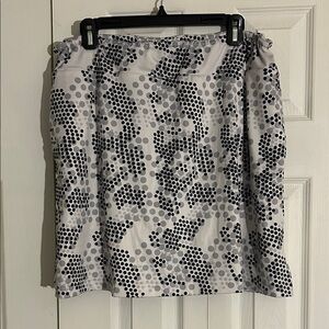 Black and White active skort